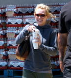 th_17697_Hilary_Duff_with_two_coffees_in_Bel_Air-03_122_1015lo.jpg