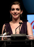 http://img41.imagevenue.com/loc1058/th_12484_Celebutopia-Anne_Hathaway-ShoWest_2008_Awards_Ceremony_show-07_122_1058lo.jpg