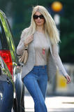 th_24153_Celebutopia-Claudia_Schiffer_out_and_about_in_west_London_after_the_school_run-01_122_1123lo.jpg