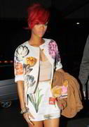 th_95867_RihannaleavingSketchRestaurant_04_122_184lo.jpg