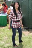 th_08566_Preppie_Kelly_Hu_at_A_Time_for_Hereos_picnic_5_122_252lo.jpg