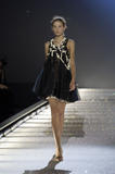 th_64345_Hussein_Chalayan_Paris_Fashion_Show_090_123_349lo.jpg