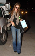 Olivia Wilde leaving the Kate Sommerville beauty salon in Beverly Hills - 10 Dec 2010 - 5HQ
