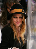 Hilary Duff - candids NY Islanders vs NY Rangers