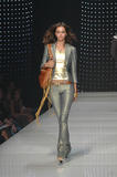 th_24288_md-fashionledge.com-ss07-rtw-newyork-w-republic-001-7pxtnxhf_122_700lo.jpg