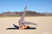 Aria Giovanni - Checkered Yoga 1 -x12hrpot76.jpg