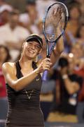 http://img41.imagevenue.com/loc473/th_050657222_TLFANMariaSharapova93_122_473lo.jpg