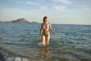 9882-amateur-vacation-topless-66g41sof61.jpg
