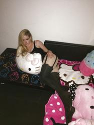 Avril Lavigne leaked nude pics part 02567ou4v50i.jpg